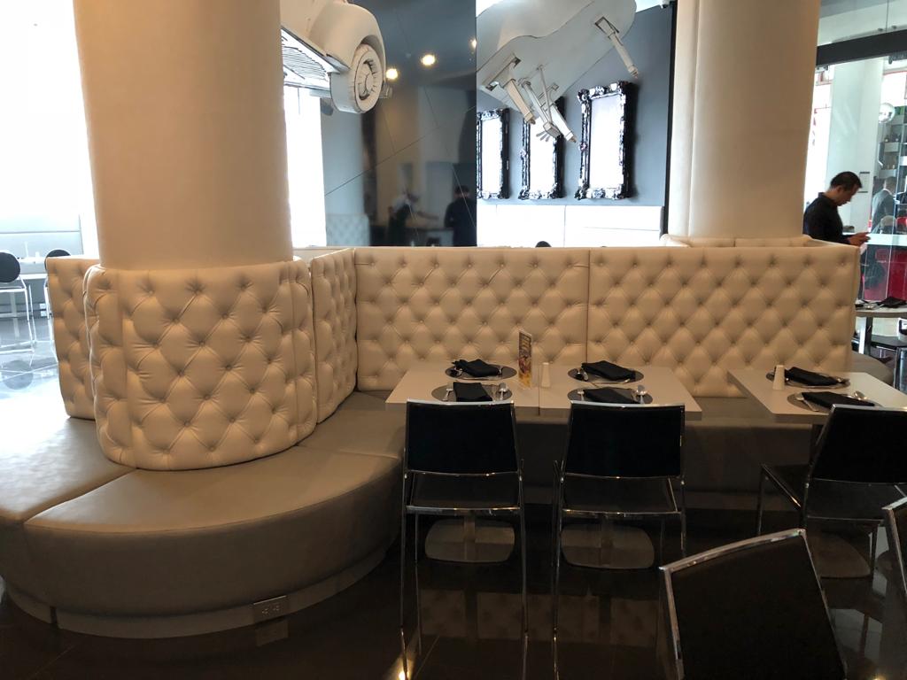 Muebles para restaurante especiales en madera Fabricación a Medida