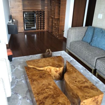 mesas y cavas especiales en maderas