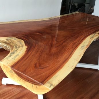 Mesa de comedor con tapa de madera rustica